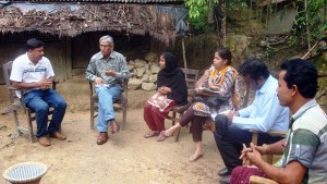 USAID evaluation team members meet integrated survivors at a village in Cox'sbazar