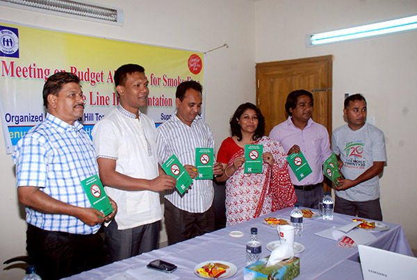Mayor and other participants in the meetin