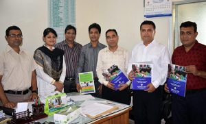 A group photo of YPSA Management with the Social Welfare Officers of Chittagong Medical College Unit.