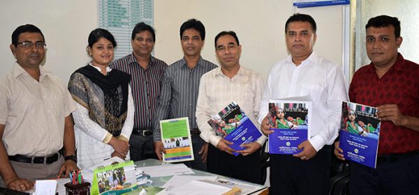 A group photo of YPSA Management with the Social Welfare Officers of Chittagong Medical College Unit.