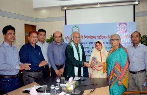 YPSA distributed Smart phone among visually impaired women students