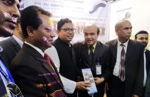 State Minister visits YPSA stall