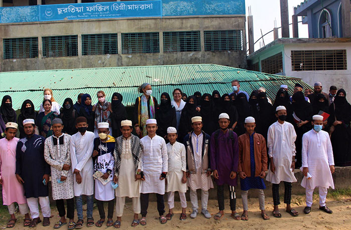 group photo in front of Madrasha