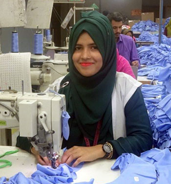 Rabeya Khatun working in the factory 