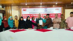 MoU signing group photo