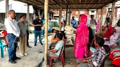 Talking-with-workers-family